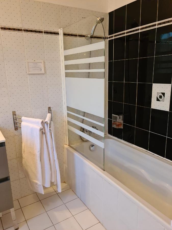 La Folie Hotel