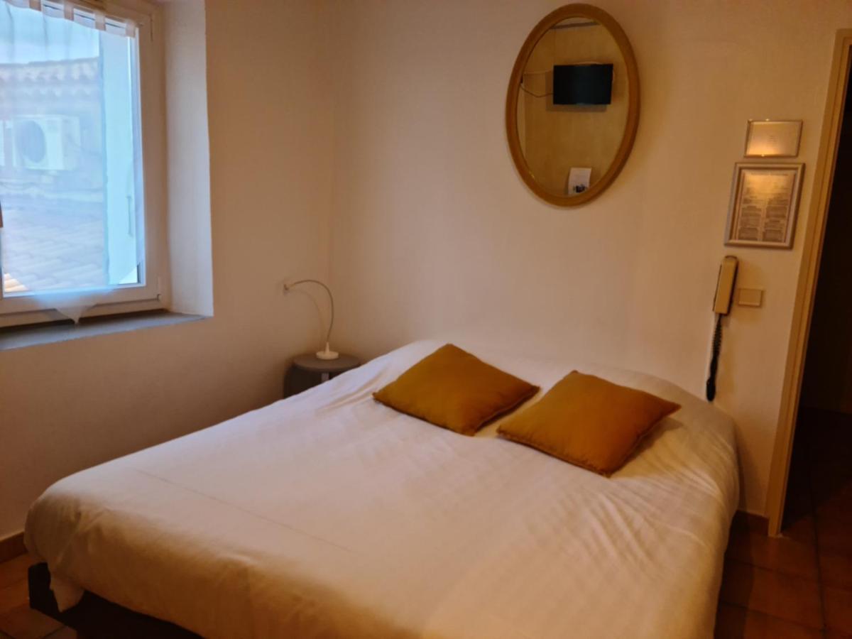 Hotel La Folie 2*