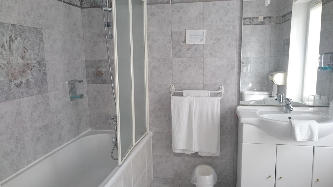 La Folie Hotel 2*